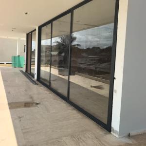 Fenêtre aluminium ouvrant battant